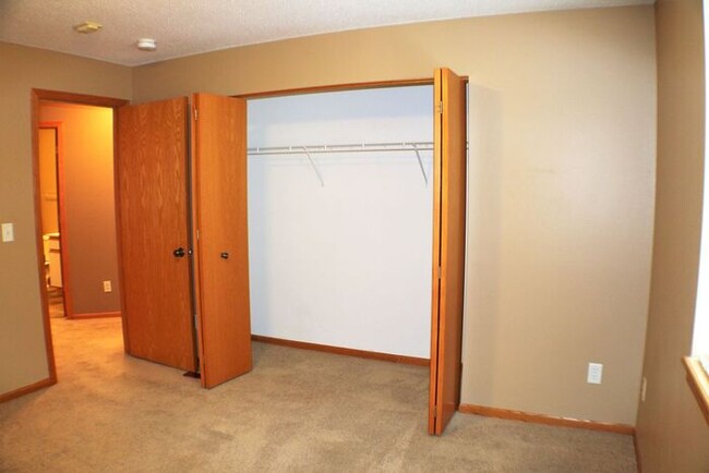 Building Photo - $1,195 | 2 Bedroom, 1 Bathroom Condo | Pet...