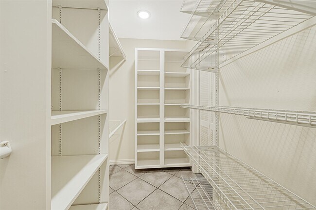 Building Photo - 4806 Hickorygate Dr