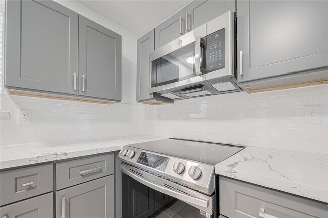 Building Photo - 5303 Lookout Mountain Dr