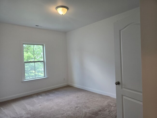 Building Photo - The Parks at Meadowview