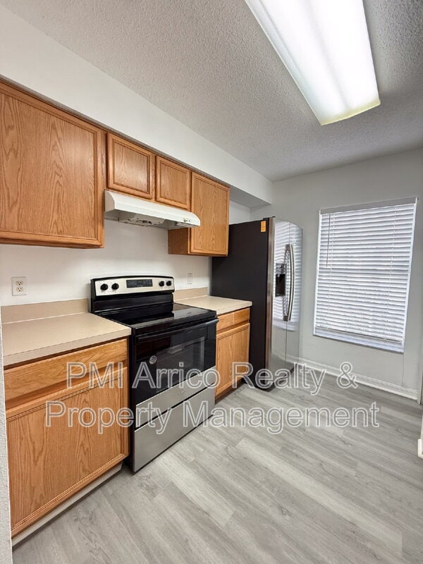 Building Photo - 7328 E Bank Dr