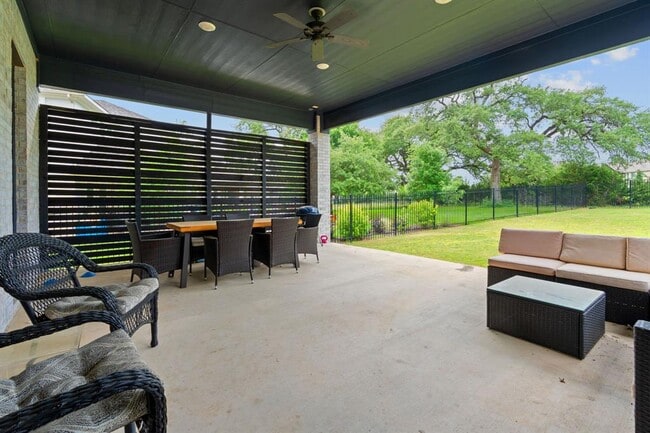 Building Photo - 309 Pear Tree Ln