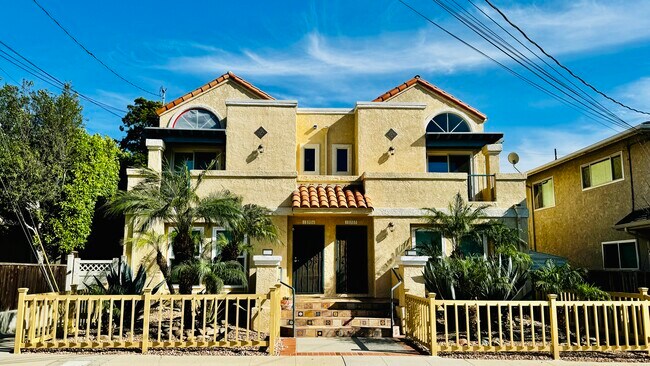 Building Photo - 186 Hurst Ave