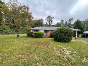 Building Photo - 1457 Columbia Hwy N