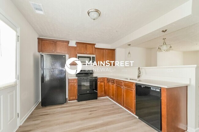 Building Photo - 3 Bedroom Pet-Friendly Home in La Vergne, TN with Main Street Renewal