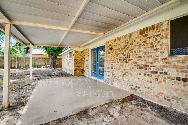 Building Photo - 2207 Spanish Trail