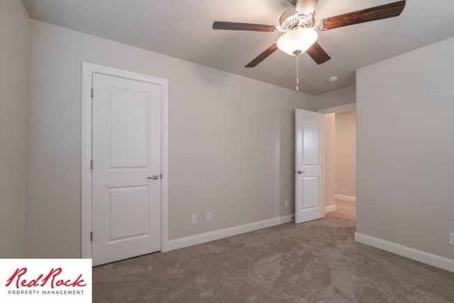 Building Photo - Newer Townhome in Hurricane Heights