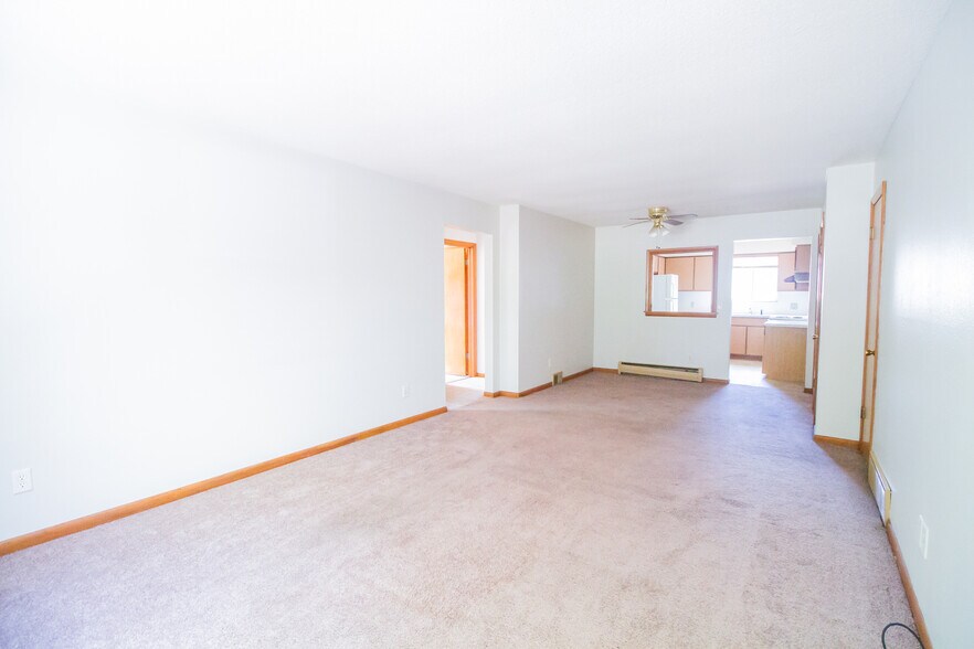 Building Photo - 3048 Carskaddon Ave