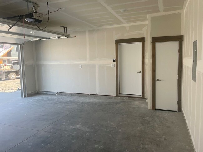 Building Photo - 131 Whiskey Way