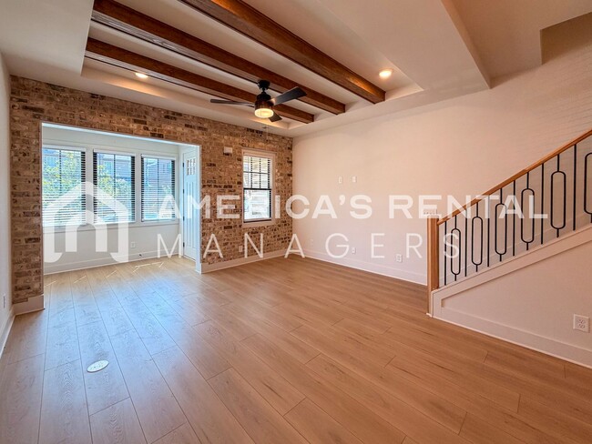 Building Photo - 1108 Windsor Sq