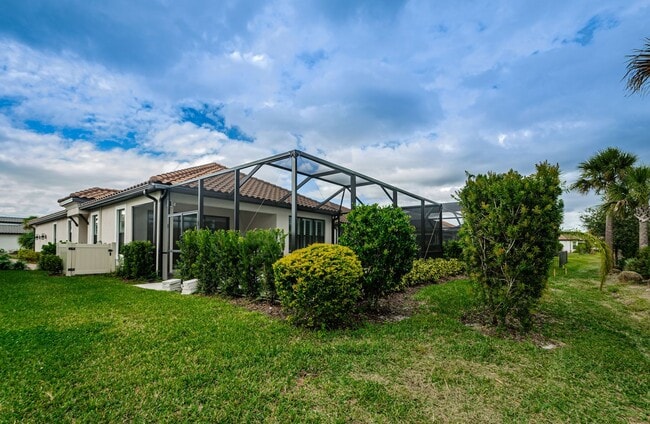 Building Photo - Beautiful Pool home in Starkey Ranch avail...