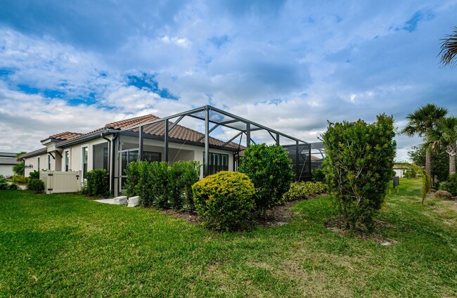 Building Photo - Beautiful Pool home in Starkey Ranch