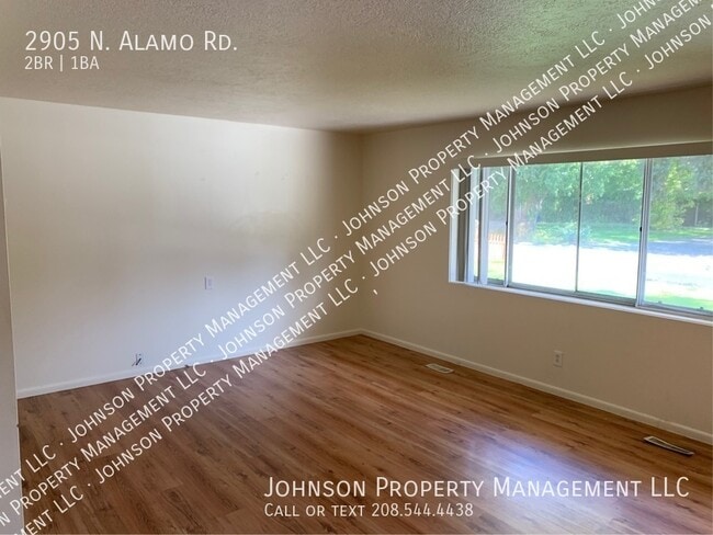 Building Photo - 2905 N Alamo Rd