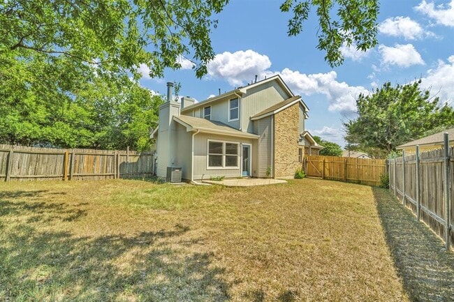 Building Photo - 516 Gregory Ct