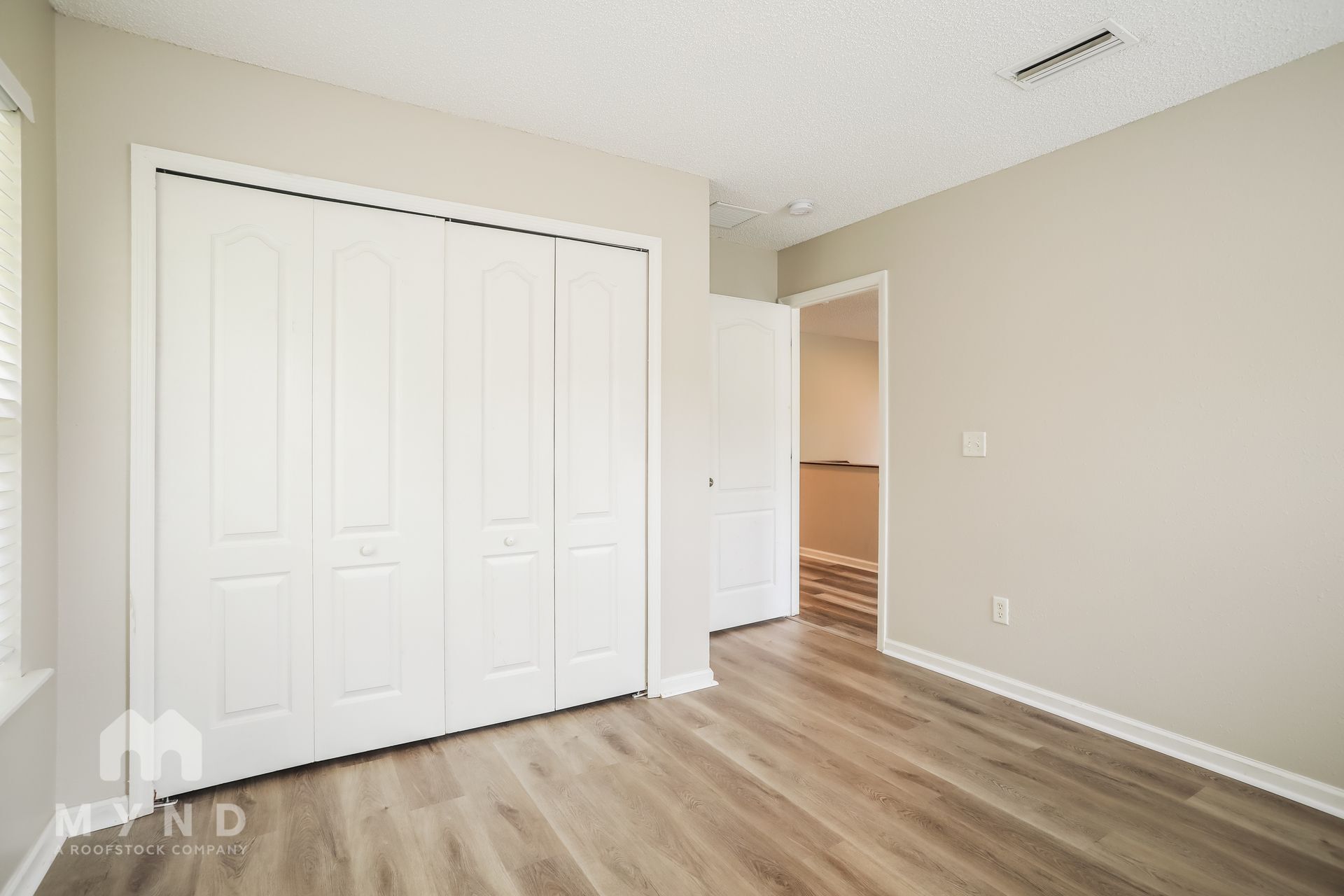 Building Photo - 7032 Beekman Lake Dr