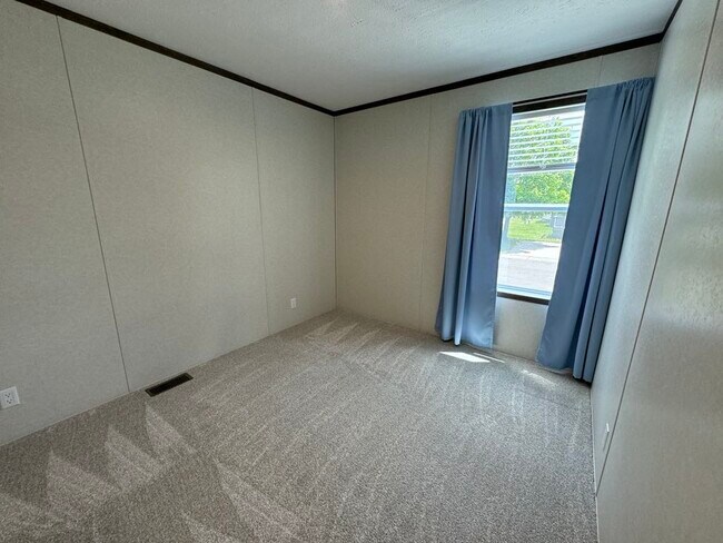 Building Photo - 48579 Leafdale Ct