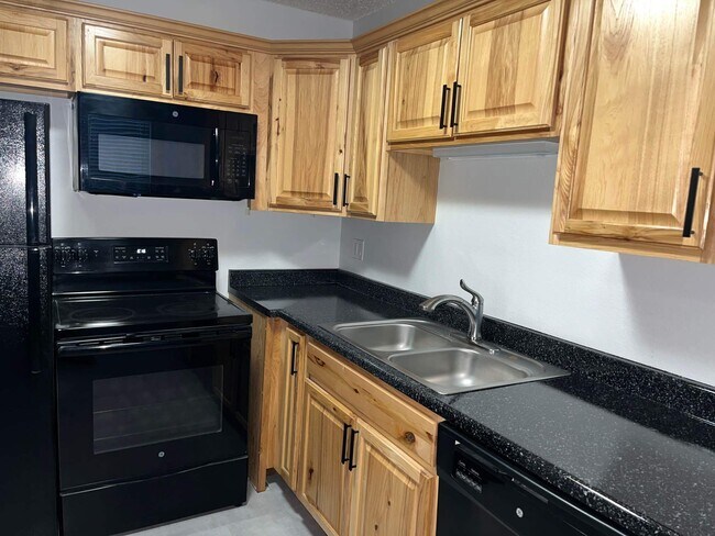 Floorplan - Summit View Luxury Apartments