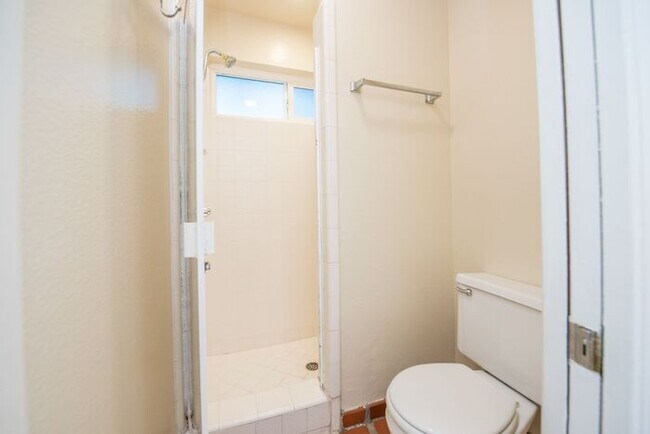 Building Photo - Anaheim Hills