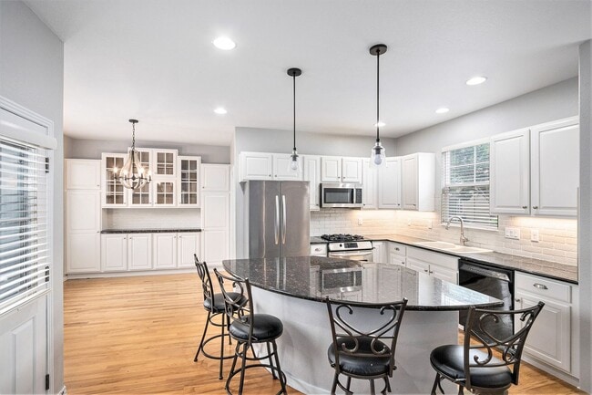 Building Photo - Welcome to this beautifully maintained 4-bedroom, 4-bath home with a dedicated office space