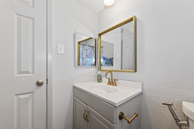 Building Photo - 10423 Permian Dr