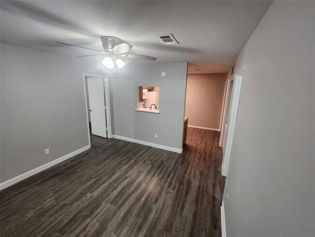 Building Photo - 1624 Aquarena Springs Dr