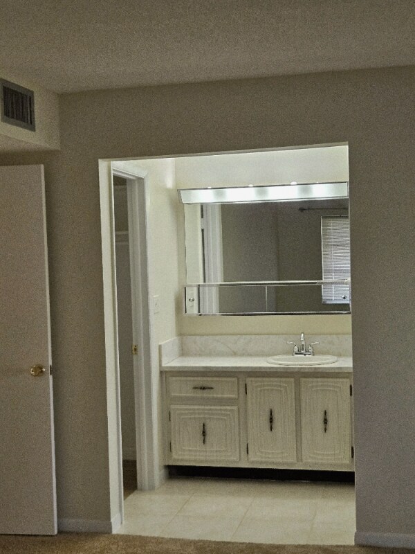 Building Photo - 277 W High Point Ct