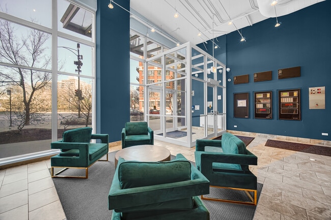 Building Photo - 1600 S Indiana Ave