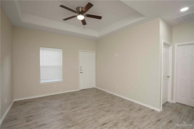 Building Photo - 31 Hiawatha Dr