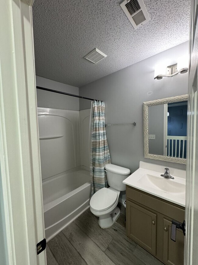 Building Photo - 108 Bridford Downs Dr