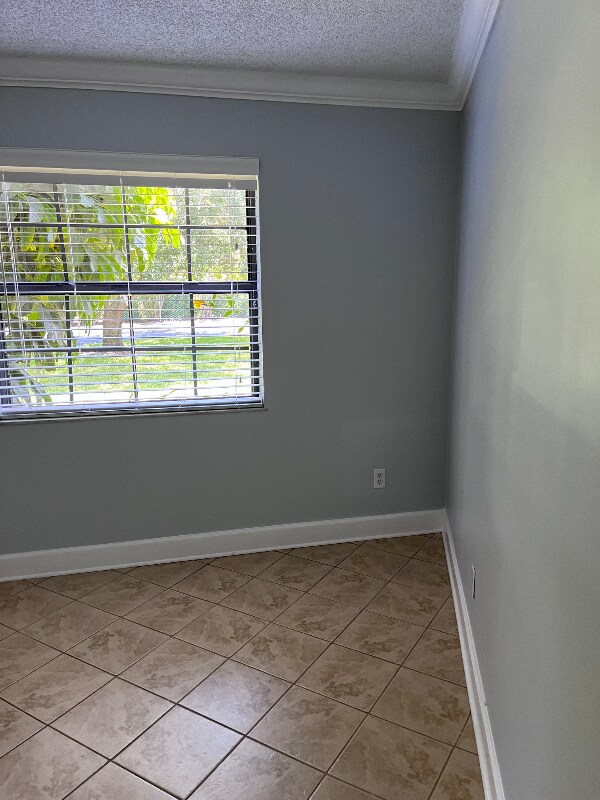 Building Photo - 2069 NE Collins Cir