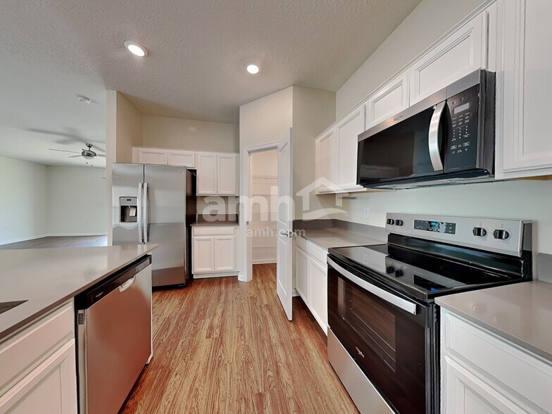 Building Photo - 4367 Seven Canyons Dr