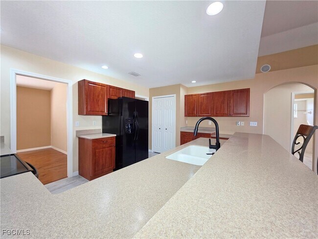 Building Photo - 1625 N Gator Cir