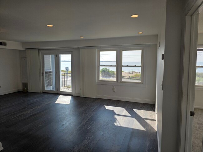 Building Photo - 215 Beach St
