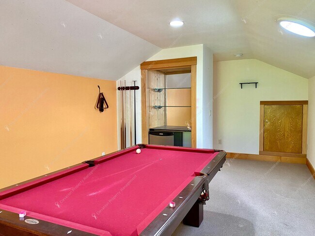Building Photo - West Hills Gem with Timeless Charm and Mod...