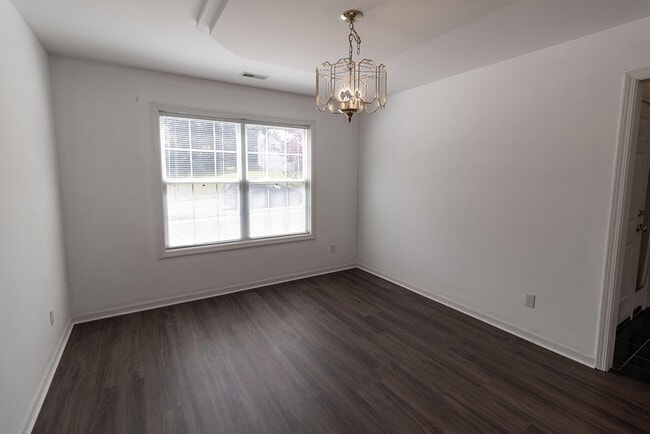 Building Photo - 3700 Wakefield Dr