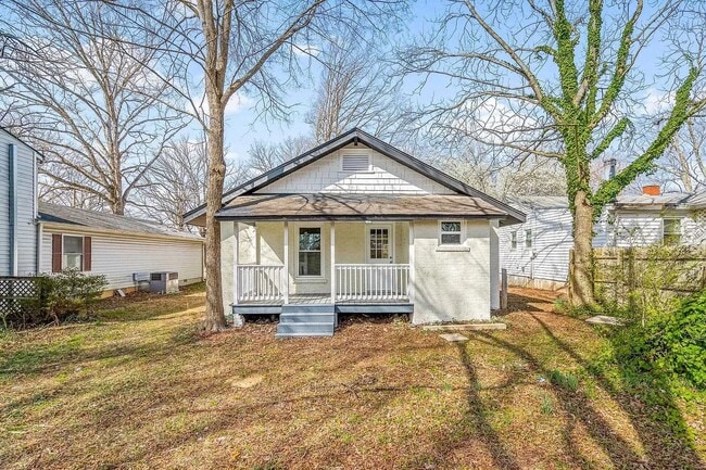 Building Photo - Charming 3-Bedroom Home with Modern Amenities and Spacious Backyard
