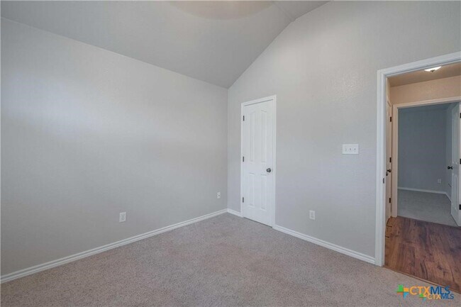 Building Photo - 6201 Flag Stone Dr