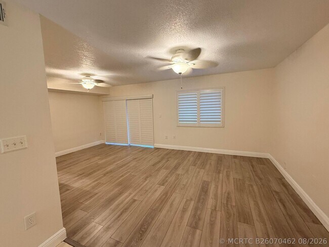 Building Photo - 612 N University Dr