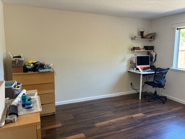 Building Photo - 4 Bedroom 2 bathroom home in Mace Ranch Davis