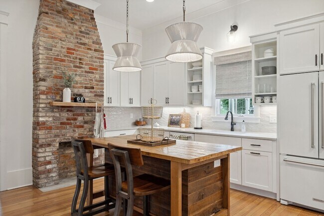 Building Photo - 1226 Adams St