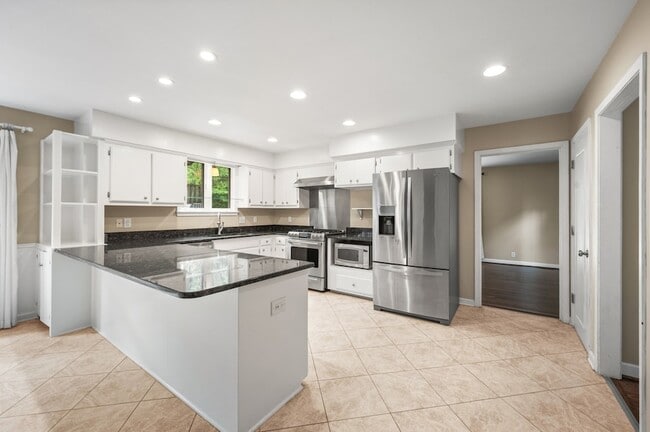 Building Photo - 5116 Prince Phillip Cove
