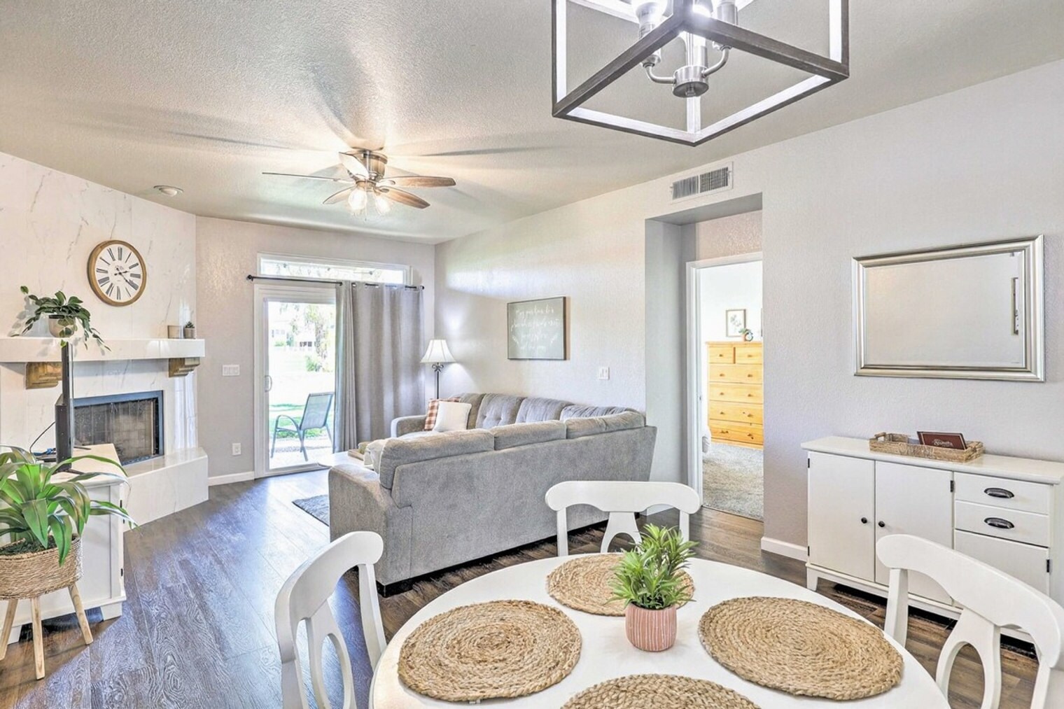 Building Photo - 1601 W Beardsley Rd