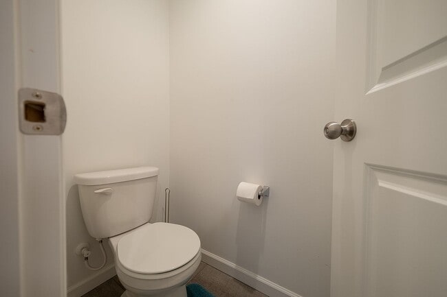 Building Photo - 5004 Trillium Cove NE