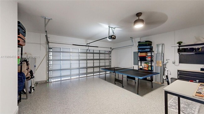 Building Photo - 2333 SE 28th St