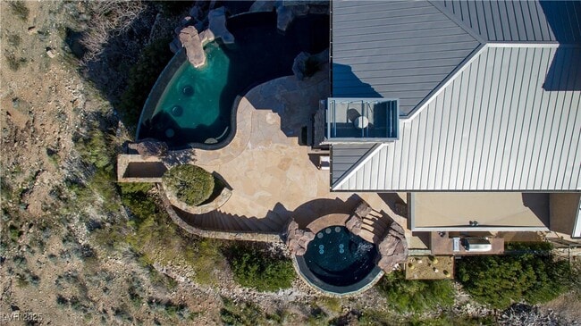 Building Photo - 5 Promontory Pointe Ln