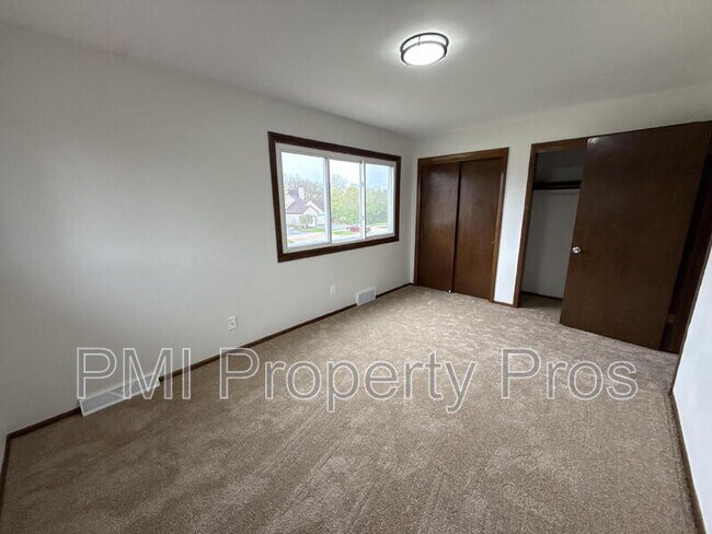 Building Photo - 8150 S 88th St