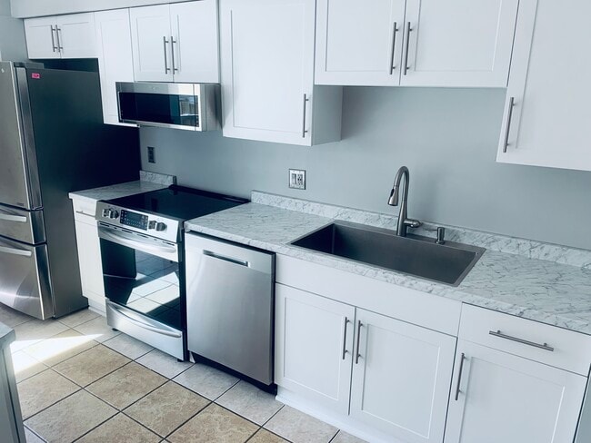 Building Photo - 4523 La Carmen Ct