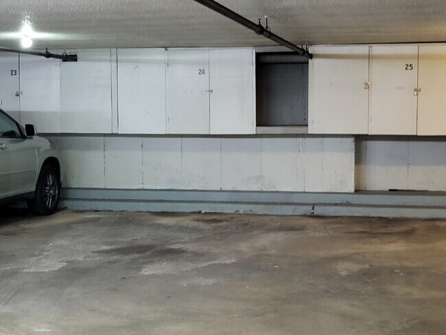 Building Photo - 7510 Farmingdale Dr