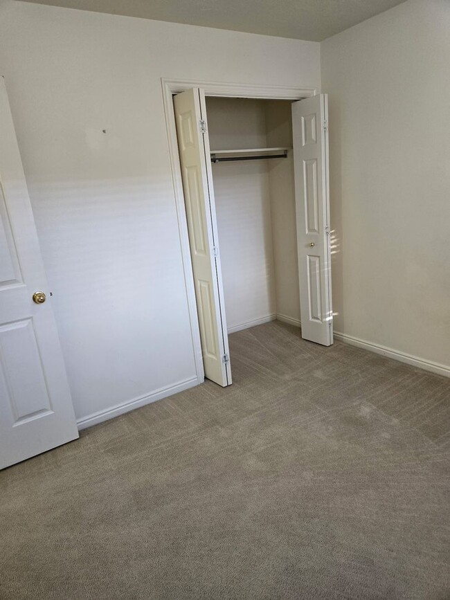 Building Photo - Beautiful Orem 2 bedroom condo
