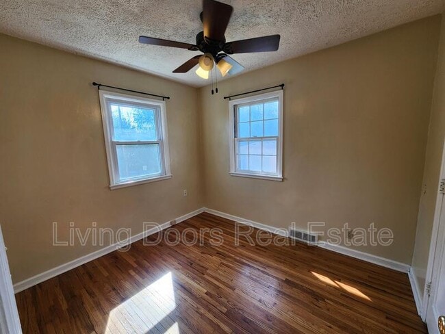 Building Photo - 312 S 47th St